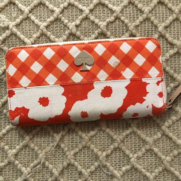 kate spade Handbags - Kate spade floral wallet
